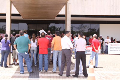 cedoc-07102009_manifestao_bb_ccbb_-_fotosguina_87.jpg
