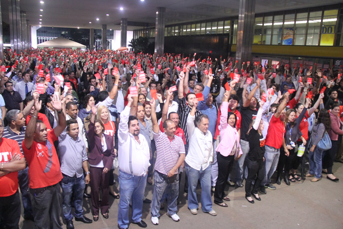 26092011-Assemblia_Geral_Decreta_Greve_-FG_207