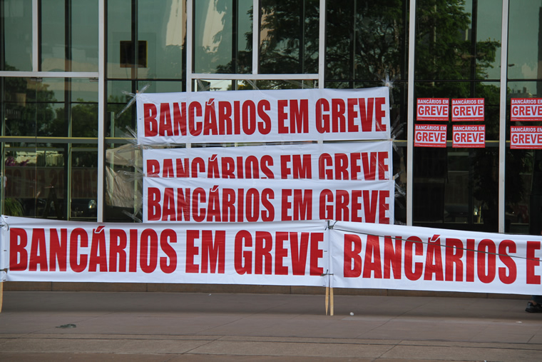 28092011-Greve_Garagem_BB_Sede_l_-FotosGuina_34