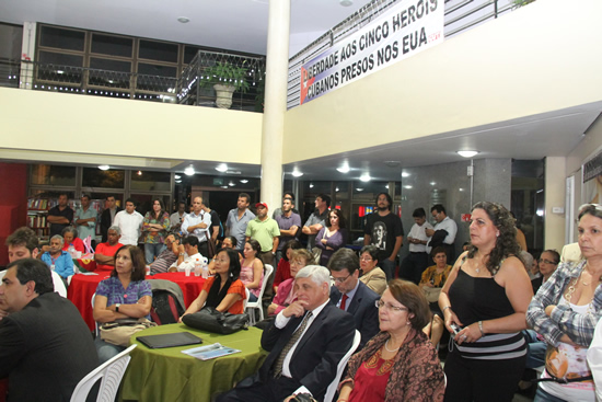 06122011-Fim_bloqueio_Cuba-FotosGuina_28